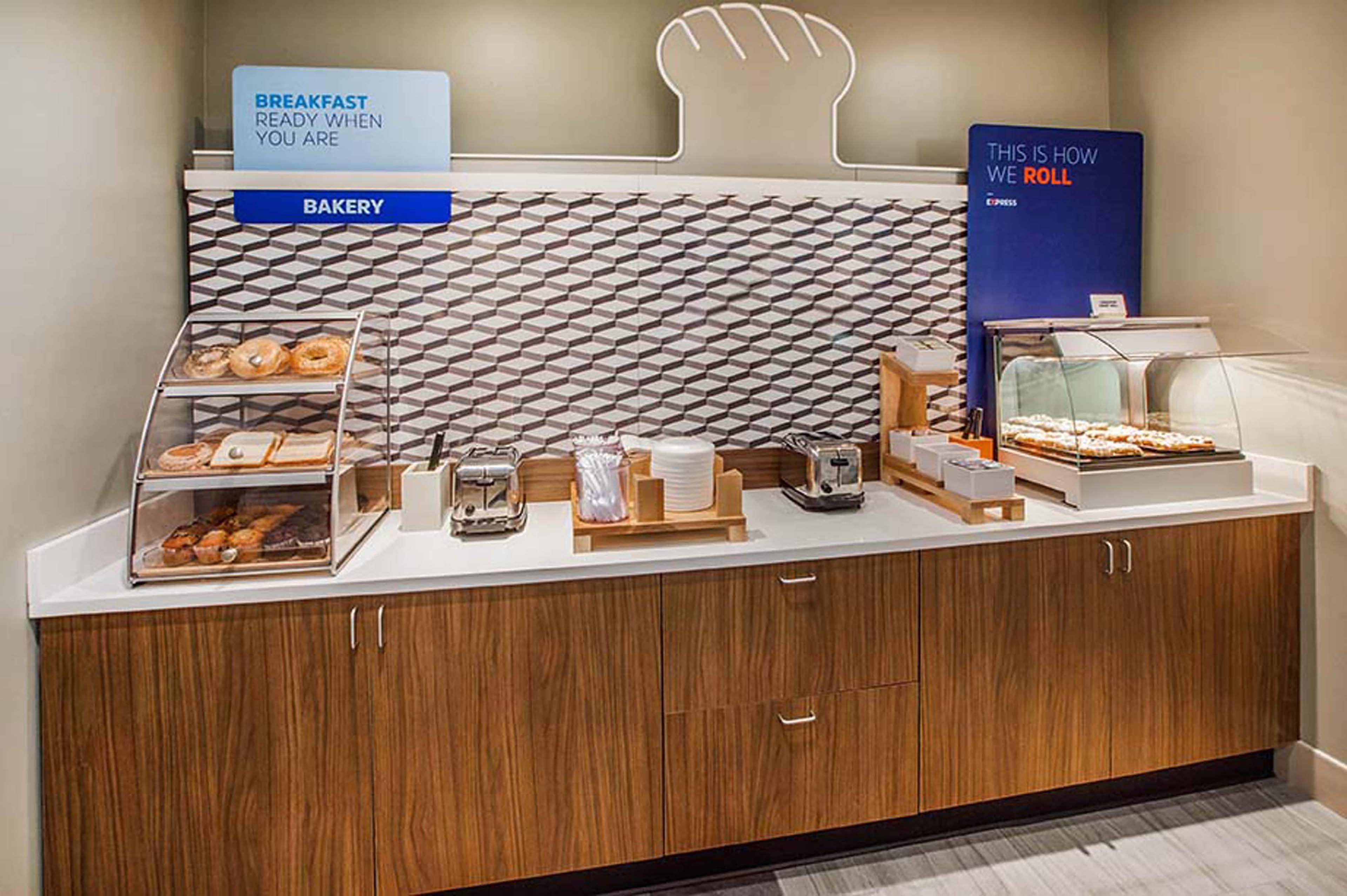 Holiday Inn Express & Suites Houston East By Ihg Екстер'єр фото