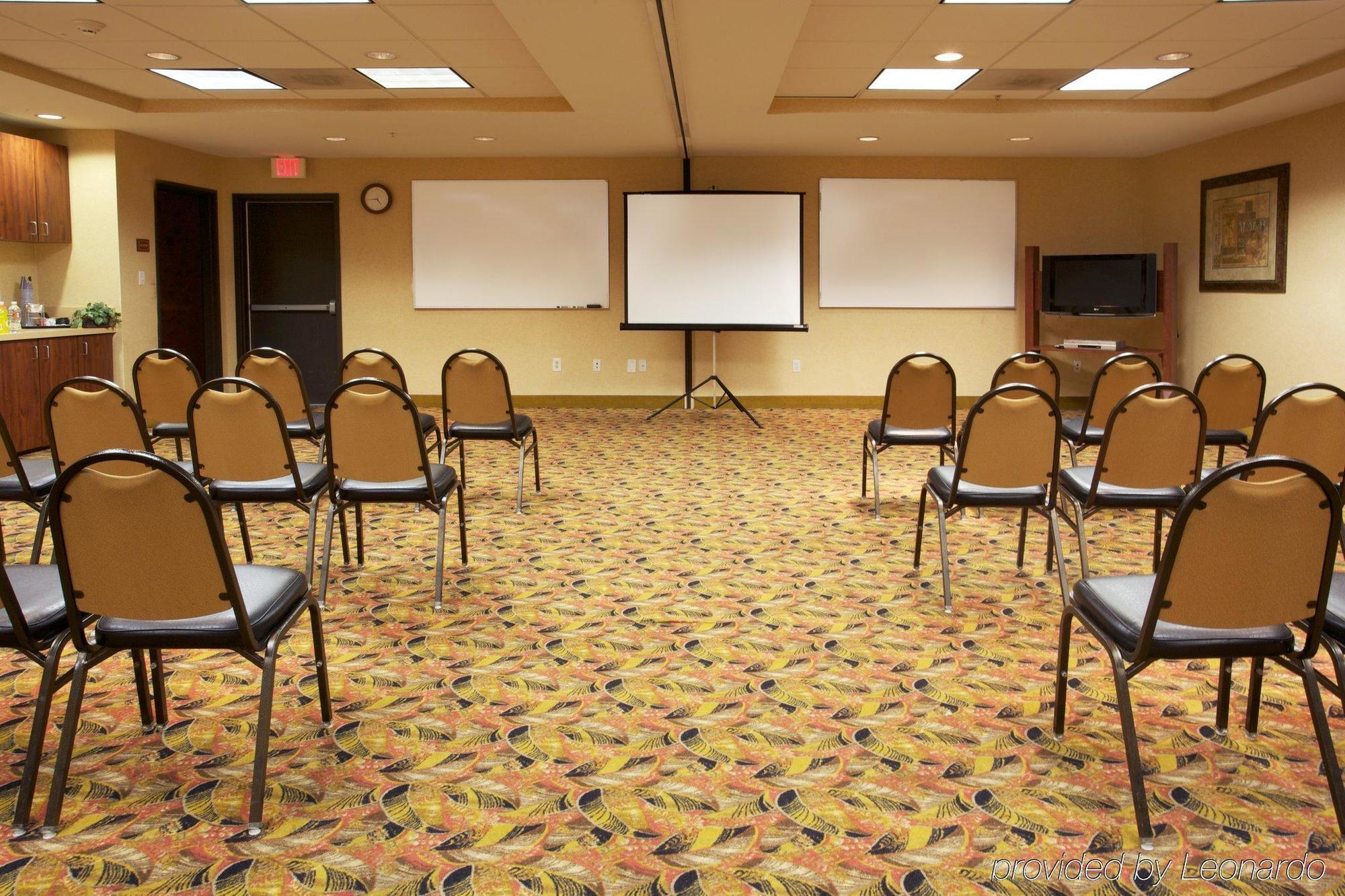 Holiday Inn Express & Suites Houston East By Ihg Зручності фото