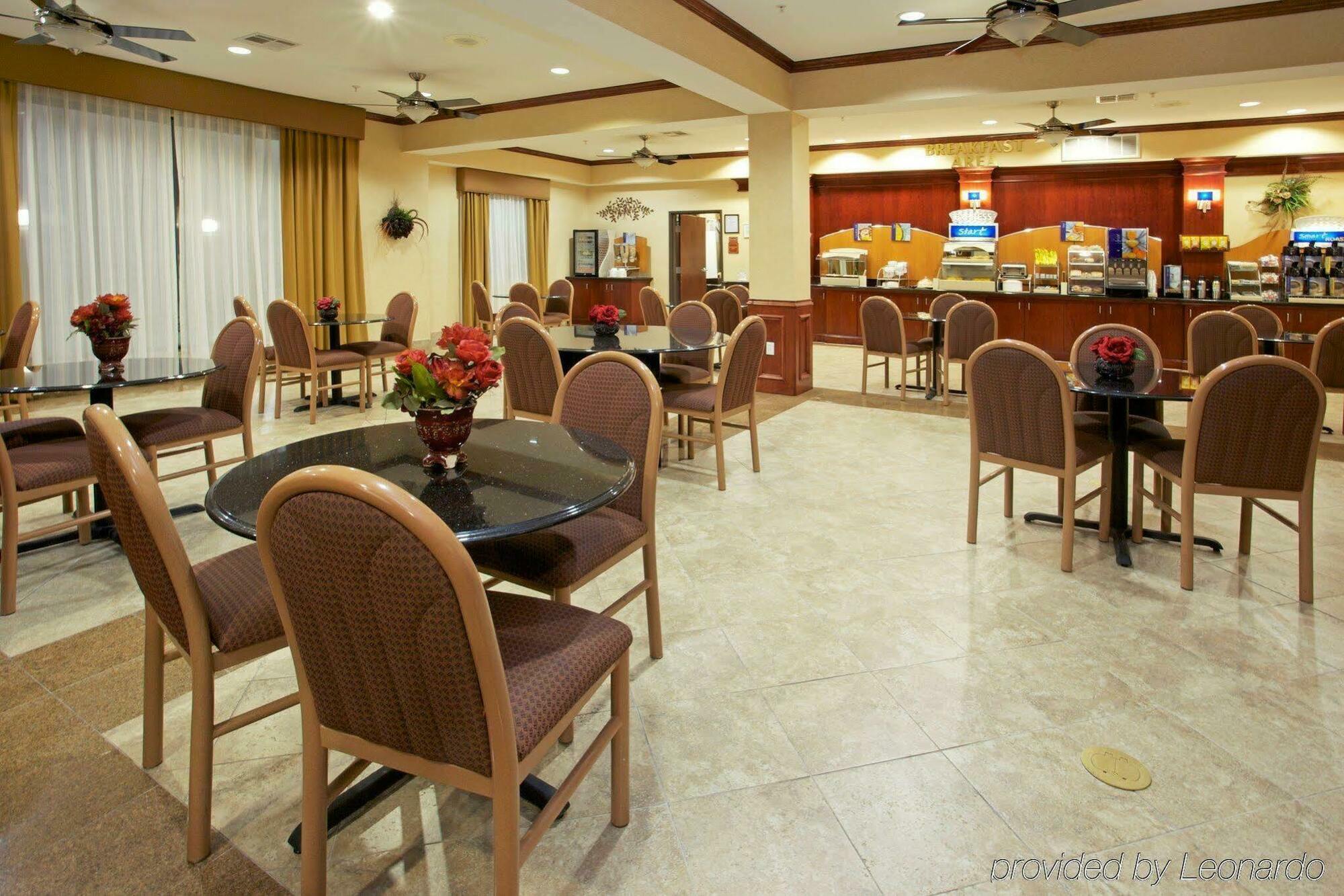 Holiday Inn Express & Suites Houston East By Ihg Екстер'єр фото